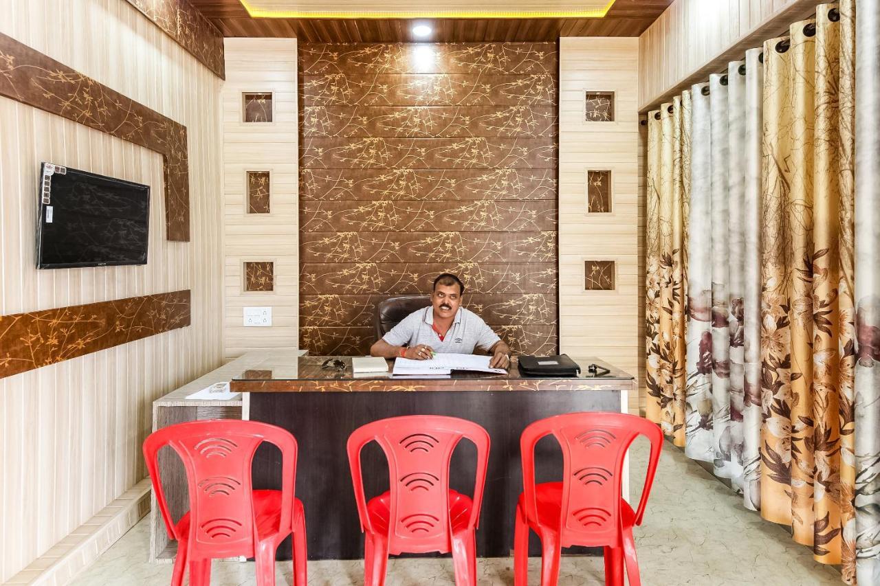 Oyo 69647 Yash Lodge Jabalpur Dış mekan fotoğraf