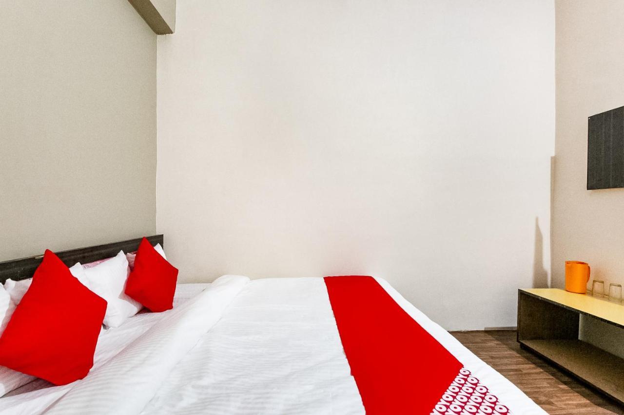 Oyo 69647 Yash Lodge Jabalpur Dış mekan fotoğraf