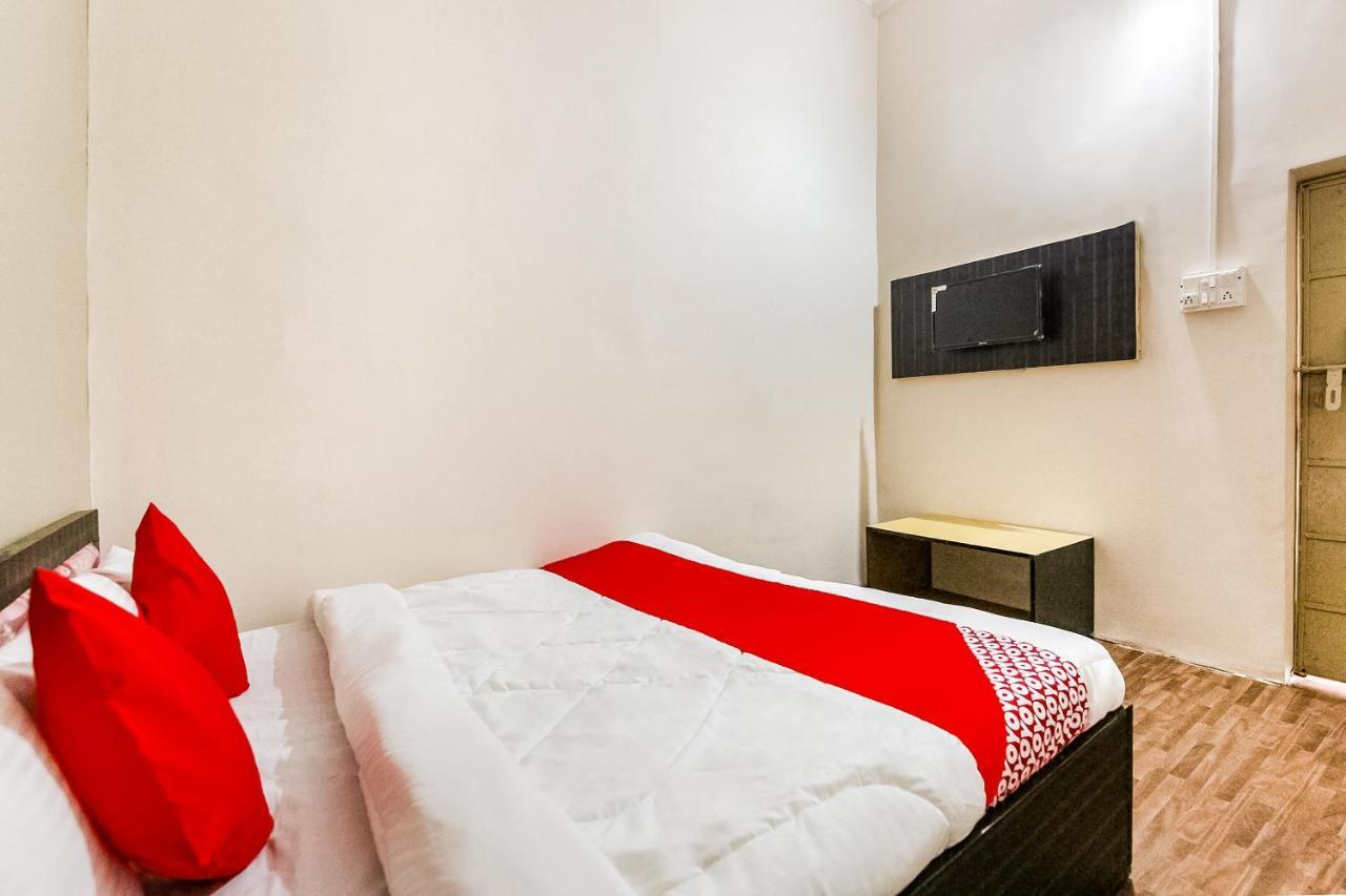 Oyo 69647 Yash Lodge Jabalpur Dış mekan fotoğraf